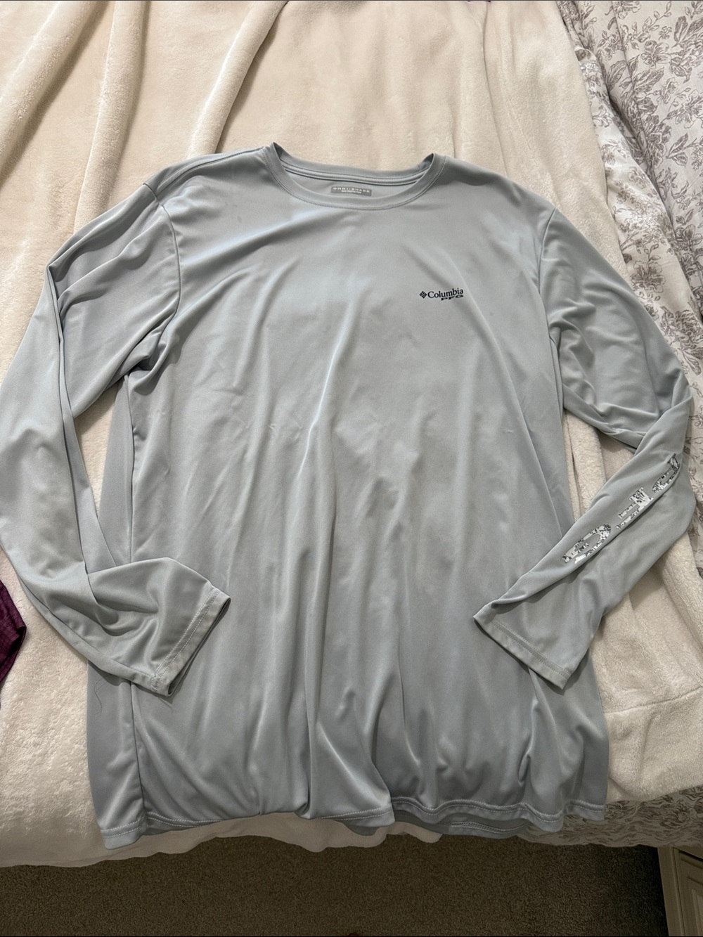 Columbia Light Gray Men’s Long-Sleeve Performance Tee